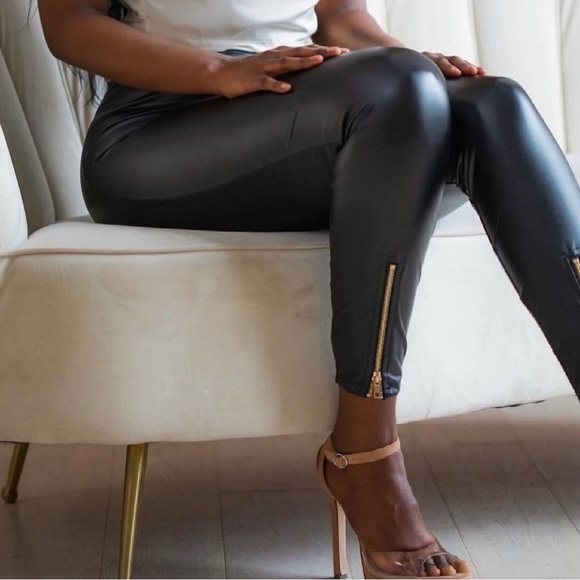 Faux leather tights with gold zipper detail - Picture 2 of 4